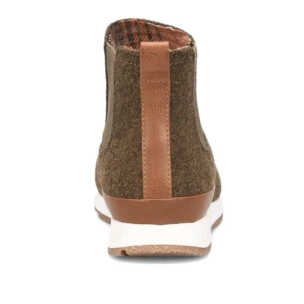 NEW‎ b.o.c. Women's Kara Wool Ankle Chelsea Boots Brown Sz 6.5 Slip On Bootie